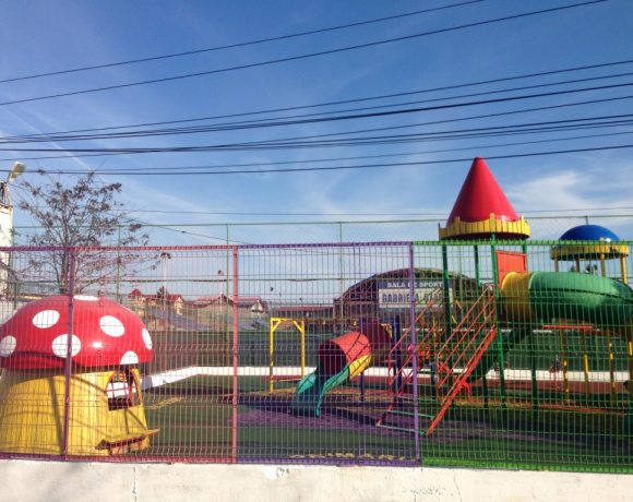 Loc de joaca Parc Primaria Voluntari